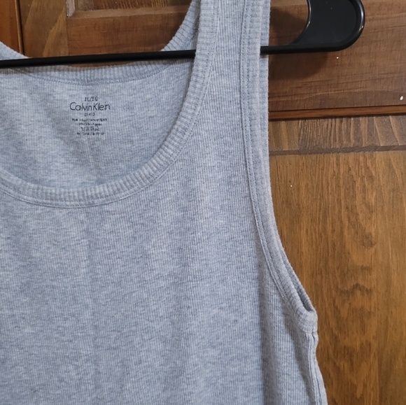 Calvin Klein Ribbed Tank~ - Picture 5 of 6